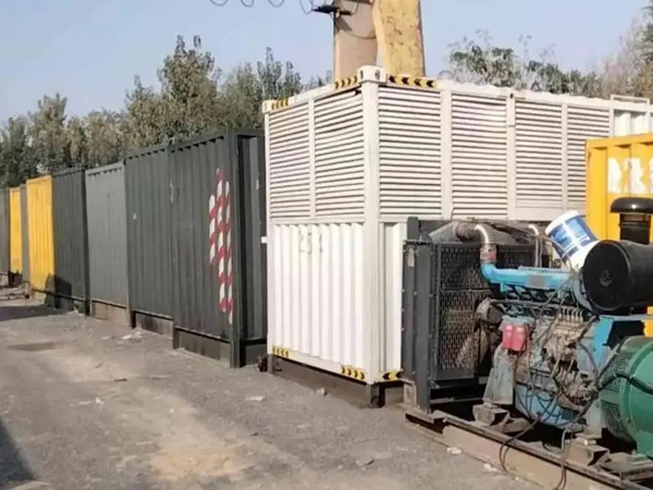 威海200KW柴油发电机机组每小时油耗是多少?